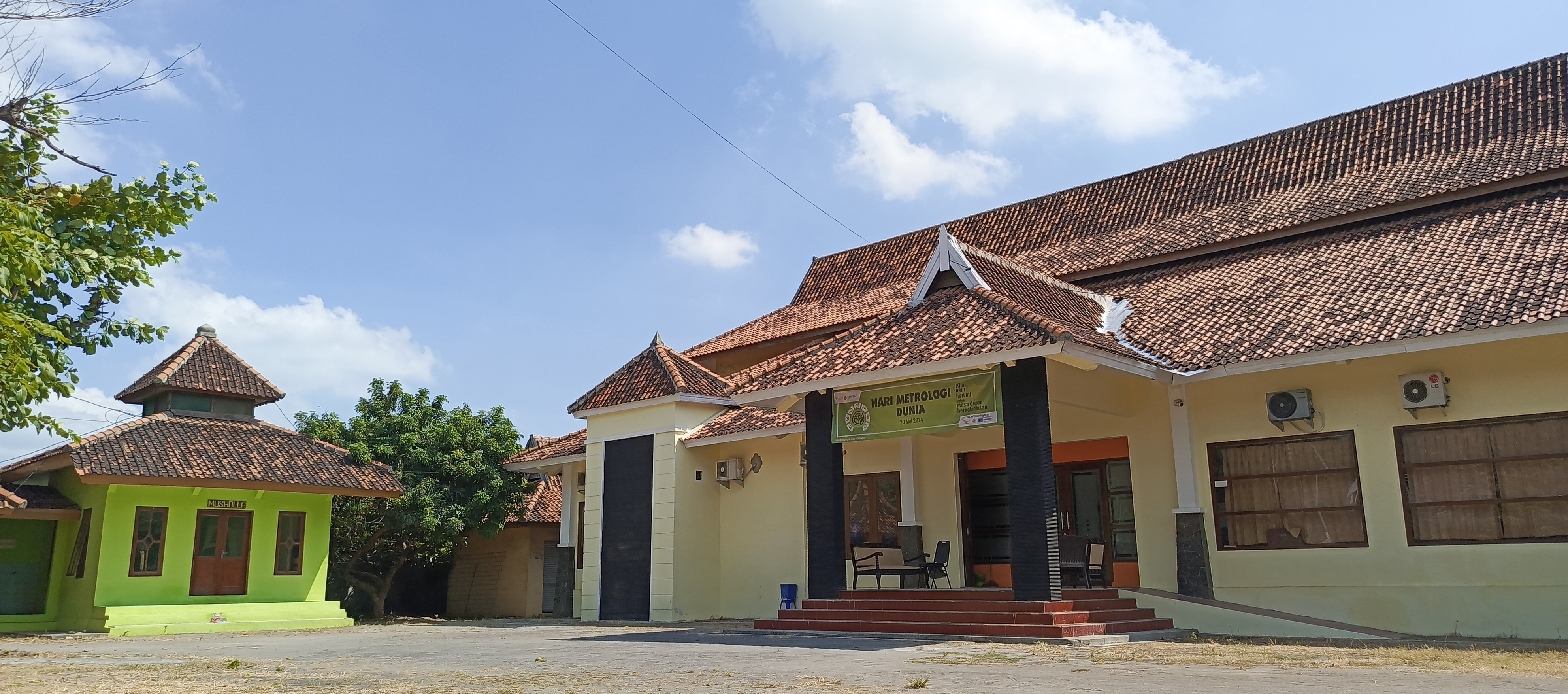 Informasi Berkala