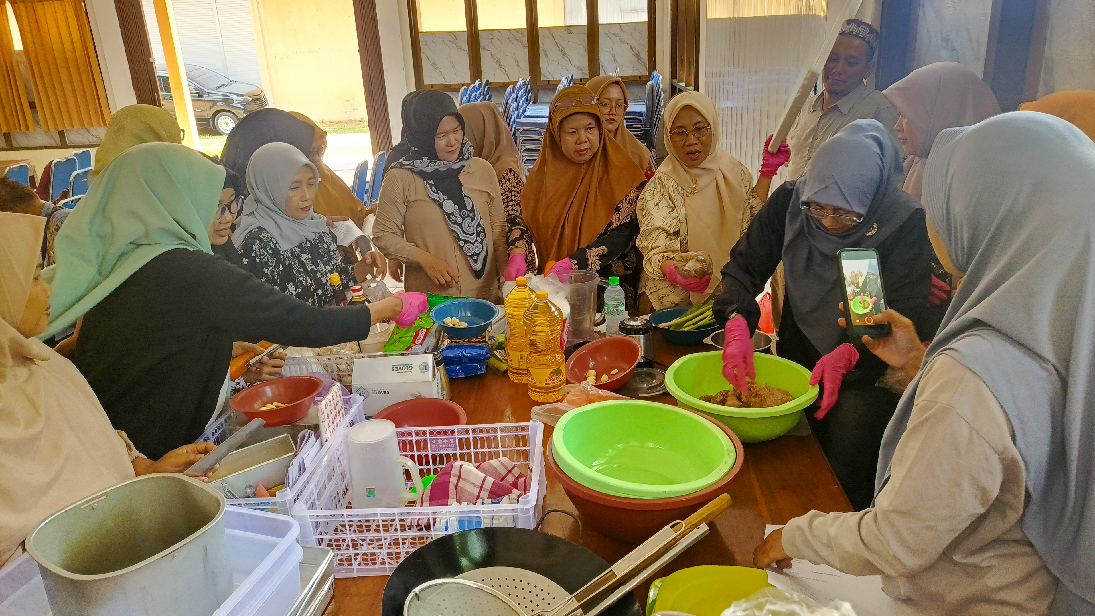 DIVERSIFIKASI PRODUK OLAHAN IKAN MEMBUKA PELUANG PENGEMBANGAN PRODUK UMKM DI KABUPATEN REMBANG