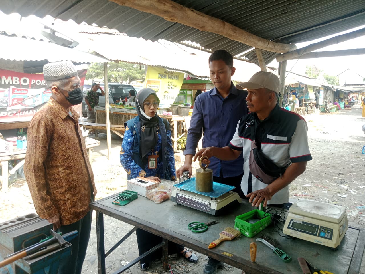 PERKUAT PERLINDUNGAN KONSUMEN MELALUI SIDANG TERA DI PASAR PAMOTAN