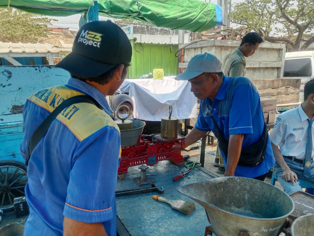 UPT METROLOGI LEGAL REMBANG GELAR SIDANG TERA UTTP DI PASAR SARANG