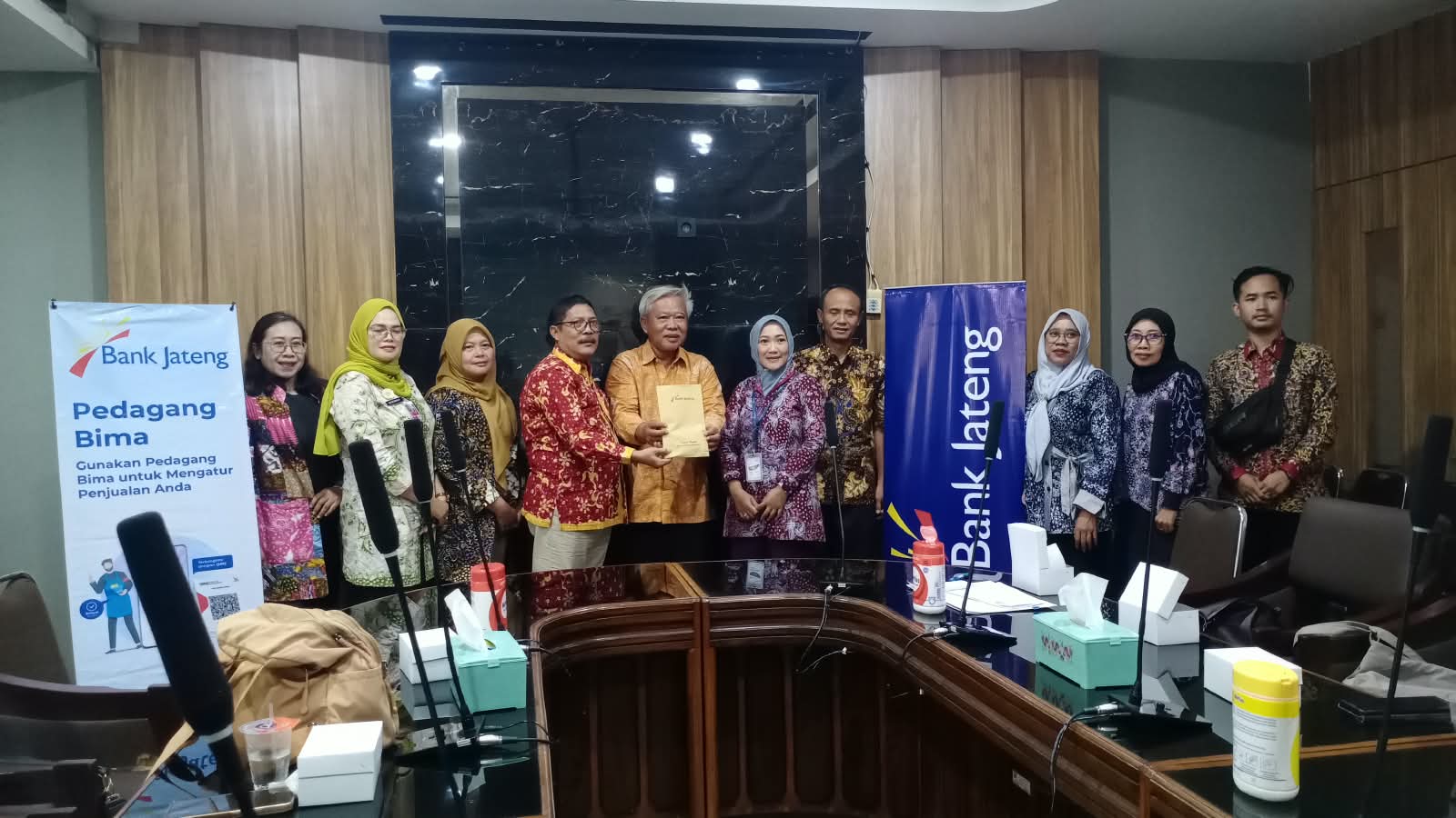 SINERGI MELESTARIKAN BUDAYA, BATIK TULIS LASEM X BANK JATENG MENUJU INACRAFT 2026