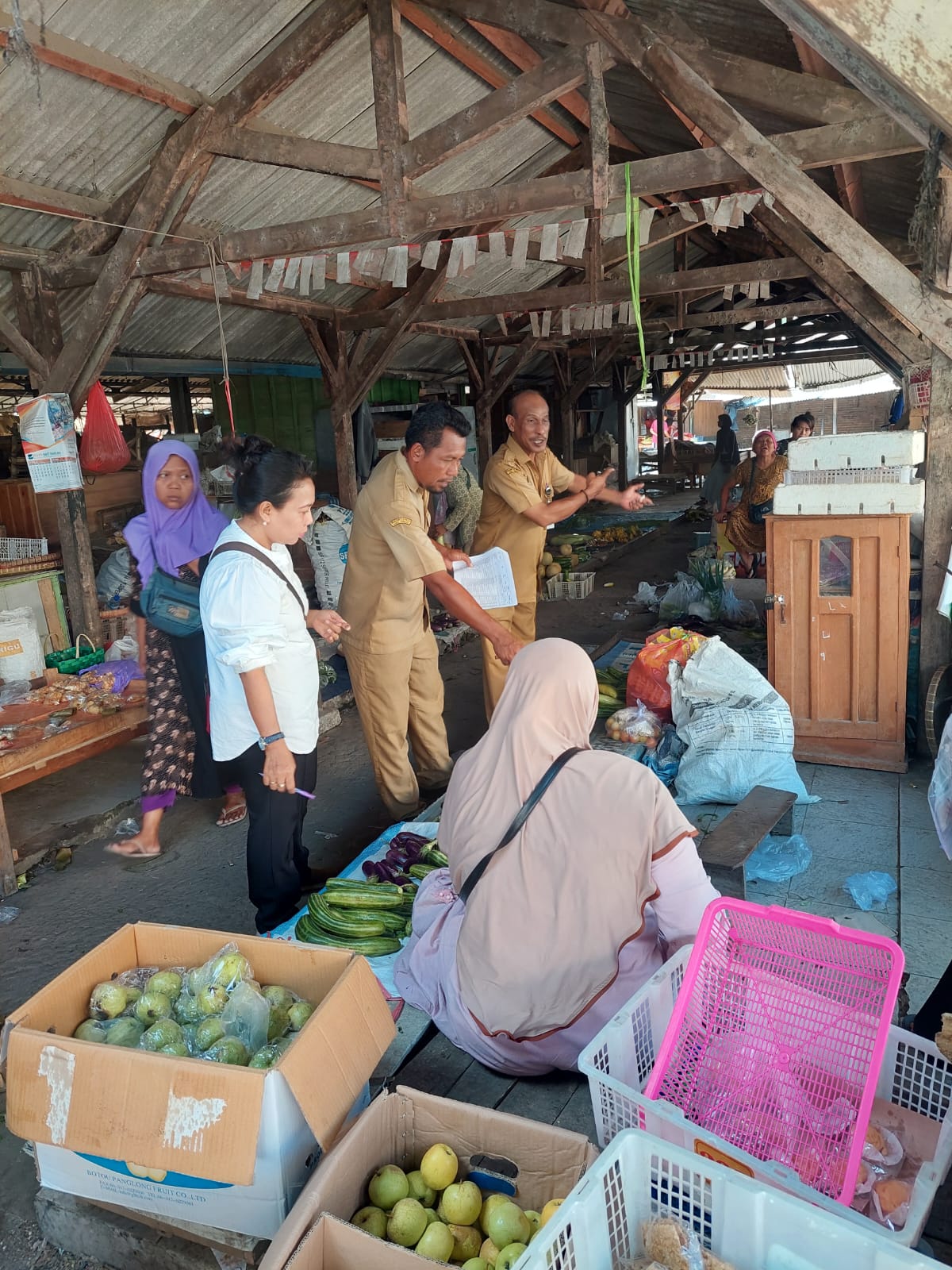 KEGIATAN VALIDASI DATA PEDAGANG PASAR LASEM