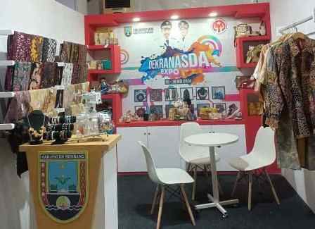 DINDAKOPUKM & DEKRANASDA PAMERAN DI SURAKARTA