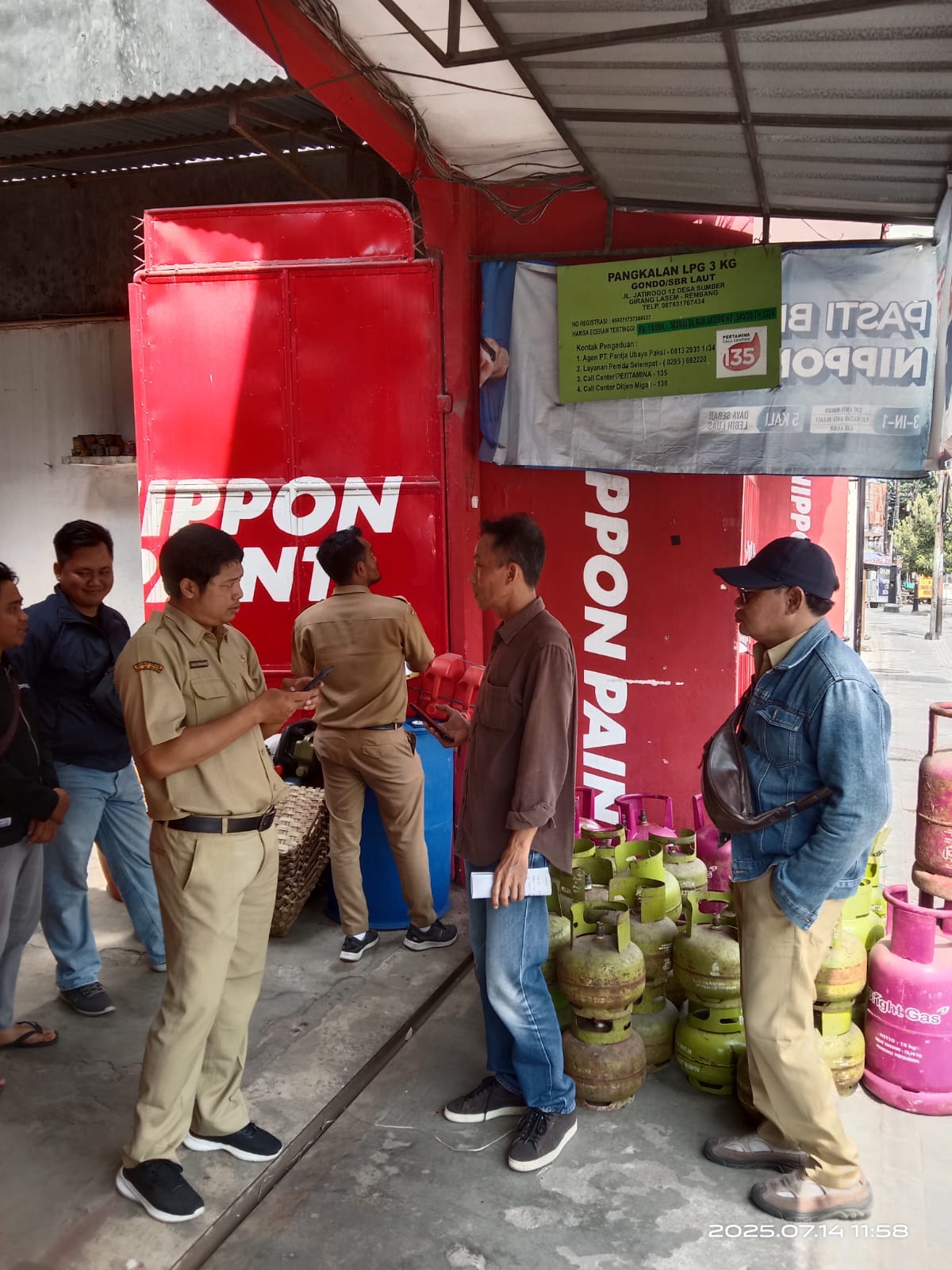 INSPEKSI LPG 3 KG DI BEBERAPA PANGKALAN DI WILAYAH LASEM