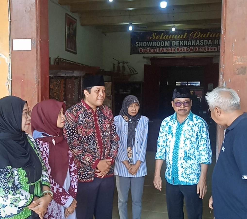 SHOWROOM DEKRANASDA SEBAGAI ETALASE BERAGAM MOTIF BATIK TULIS LASEM